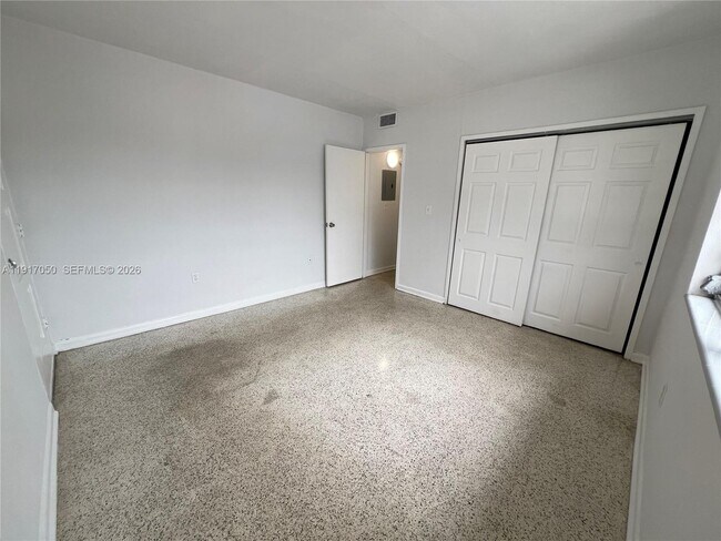 Building Photo - 675 SW 7th Ave