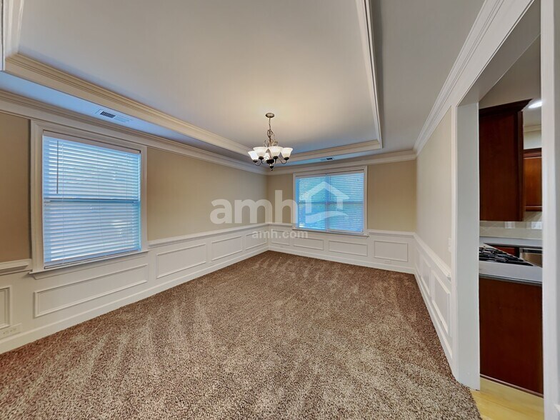 Building Photo - 111 Woodview Ct