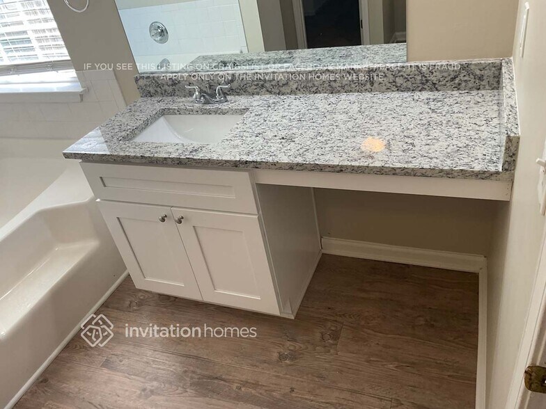 Building Photo - 2055 Registry Ct