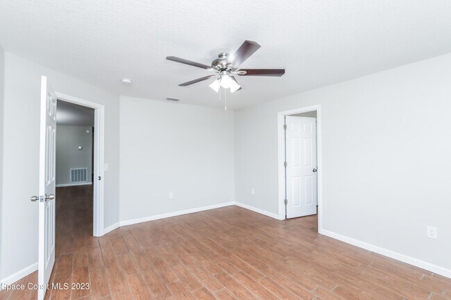 Building Photo - 3051 Fitzpatrick Ave