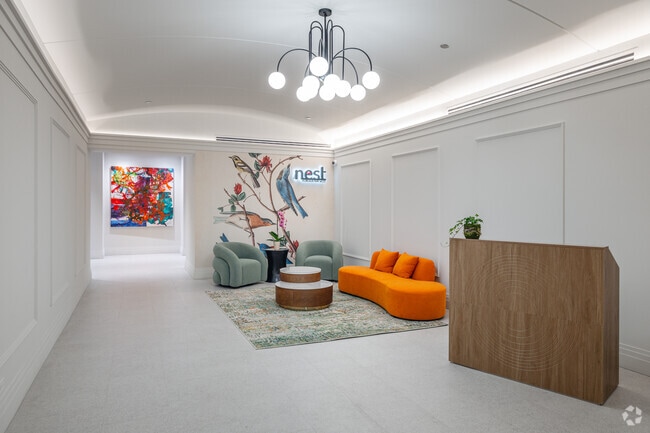 Lobby Photo - The Nest at Lincoln Park West