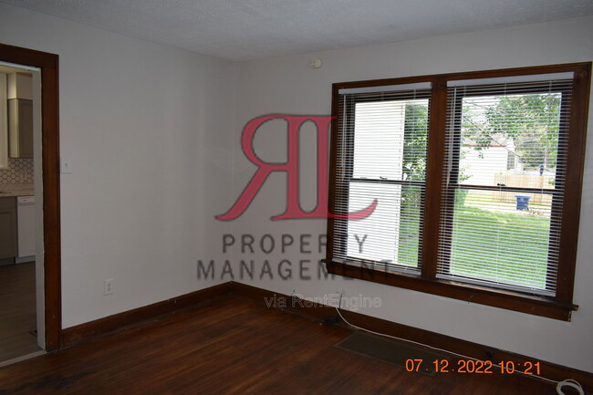 Building Photo - 765 E Deshler Ave