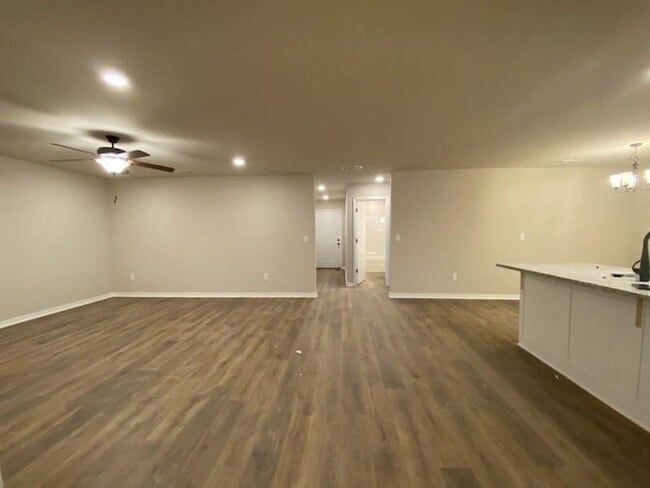 Building Photo - 2314 W Persimmon St