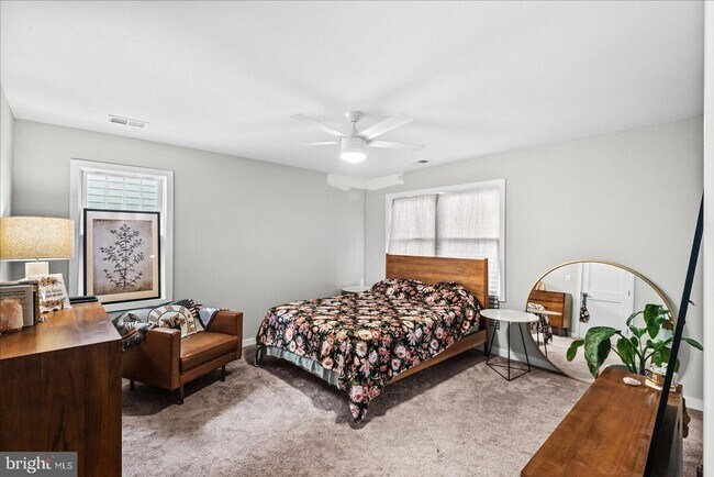 Building Photo - Newly Built Modern Home for Rent in Charming Colonial Beach – with Pool Access Included!