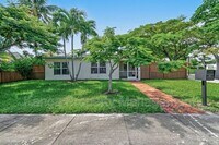 Building Photo - 244 Greymon Dr
