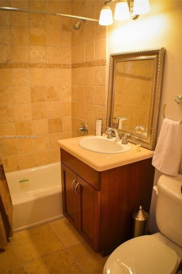 Building Photo - 7048 SW 83rd Ct