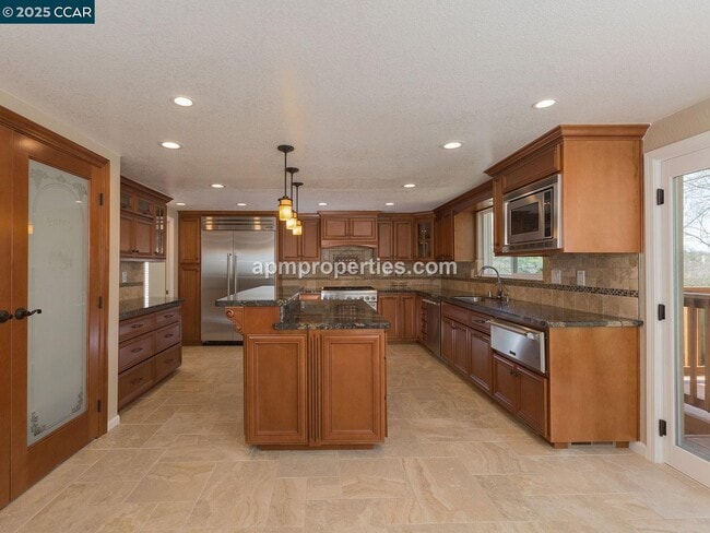 Building Photo - 4112 Creekpoint Ct