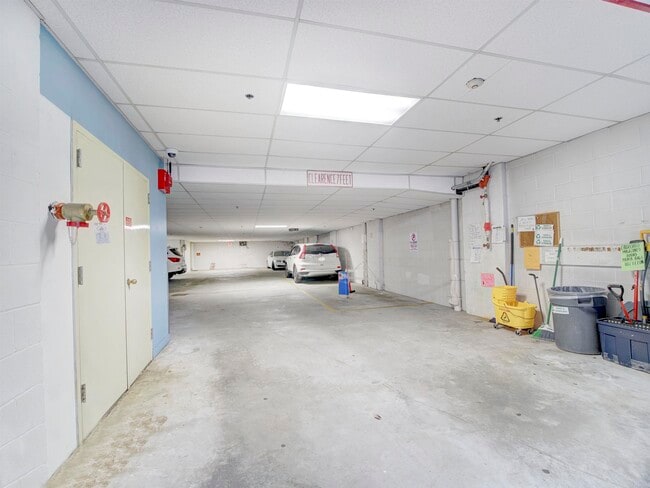 Building Photo - 22 69th St