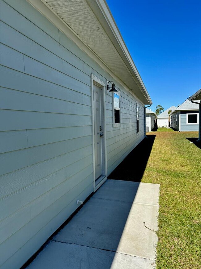 Building Photo - 492 Vermilion Cir