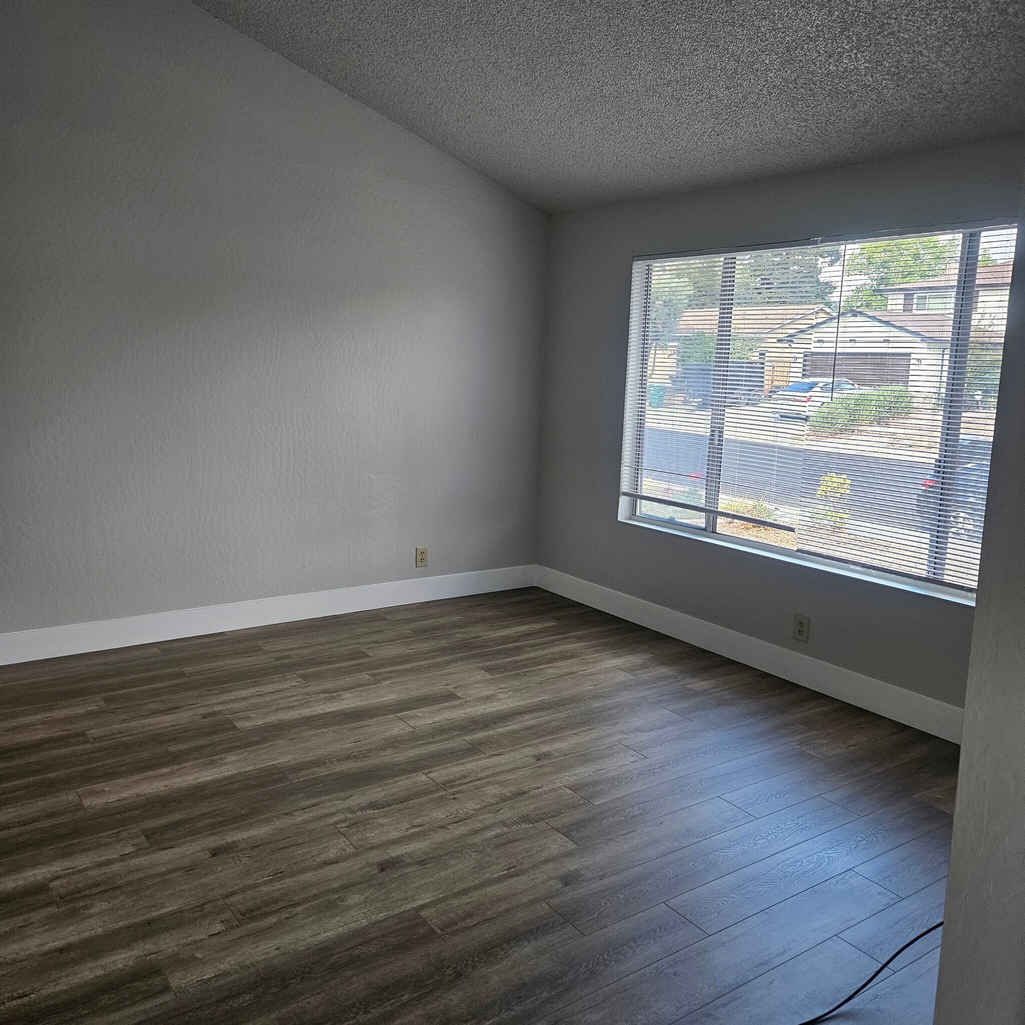 Building Photo - 2838 Saint Denis Dr