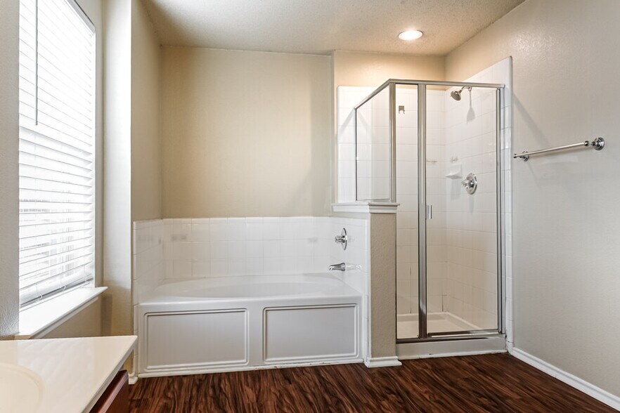 Building Photo - 604 Snowy Orchid Dr