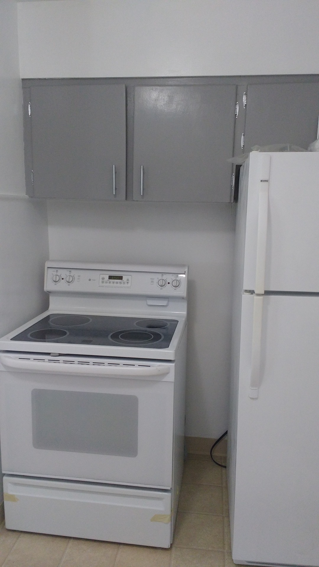 Building Photo - 5665 W Ellsworth Ave