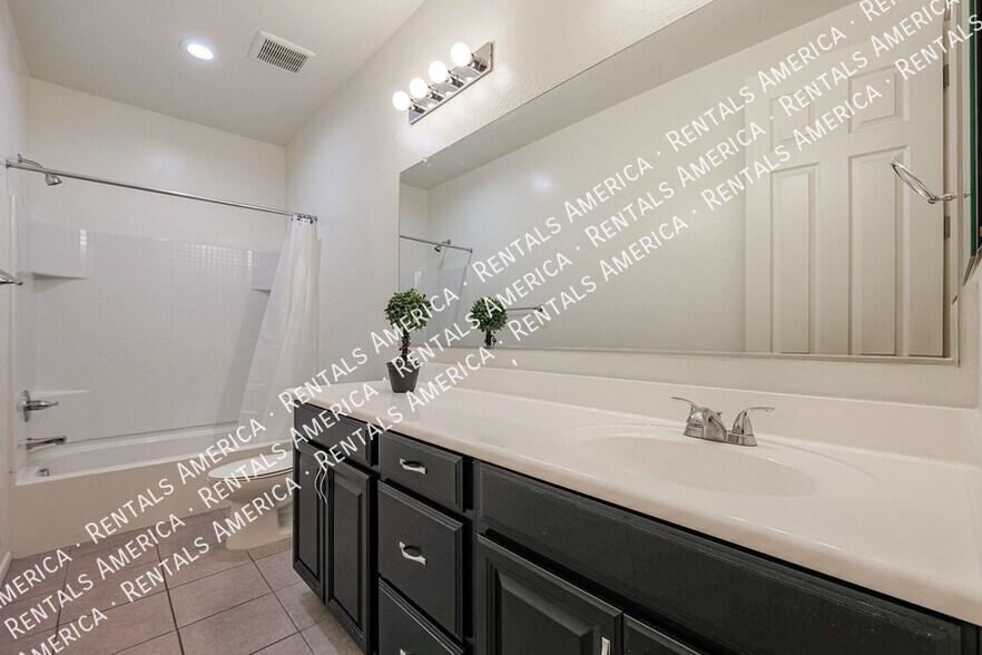 Building Photo - 15734 W McKinley St