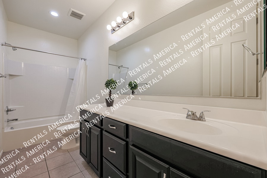 Building Photo - 15734 W McKinley St