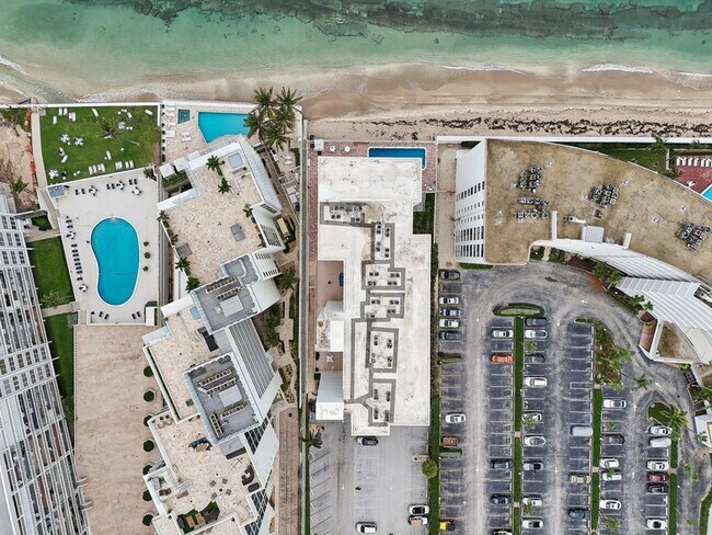 Building Photo - 3580 S Ocean Blvd