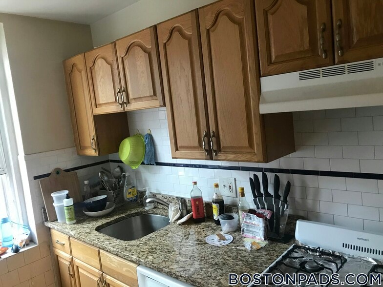 Building Photo - 103 Gordon St