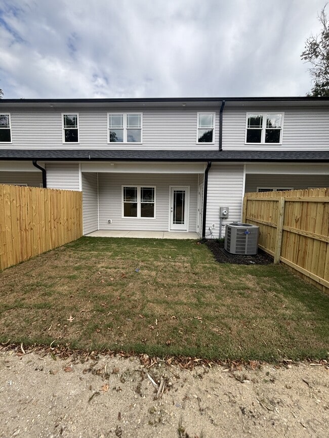 Building Photo - 608 S Blackmon St