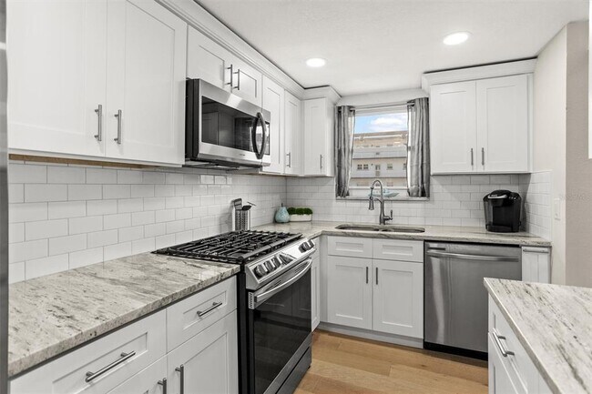 Building Photo - 5955 30th Ave S