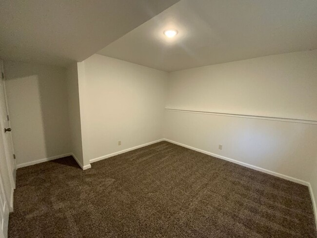 Building Photo - 203-203 Briarcrest Ct