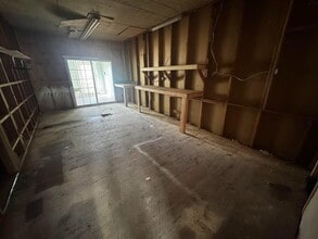 Building Photo - 3201 Southwest Dr