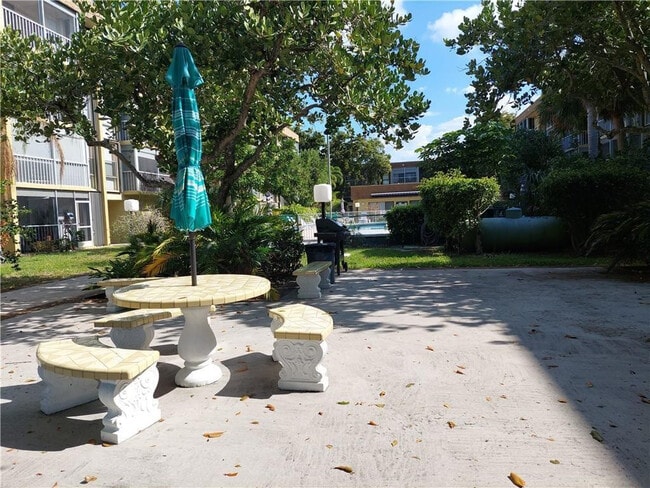 Building Photo - 367 S Federal Hwy