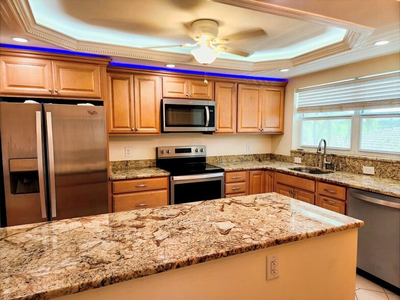 Building Photo - 2008 S Federal Hwy