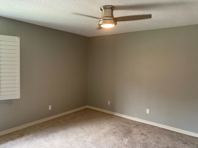 Building Photo - 2/1.5 Townhome For Rent in Ridgeland