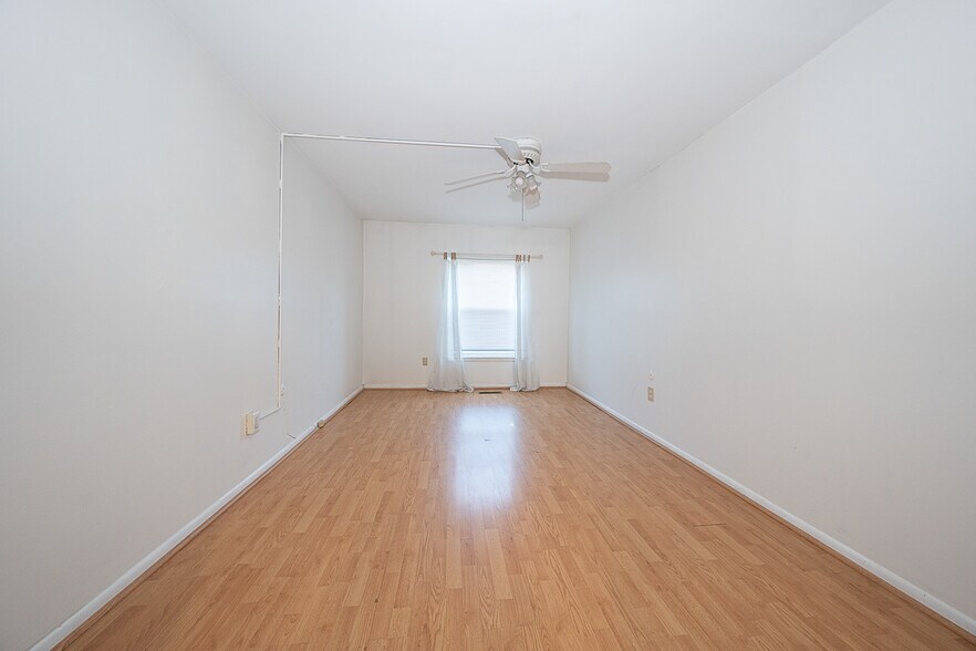 Building Photo - 765 N Ringgold St