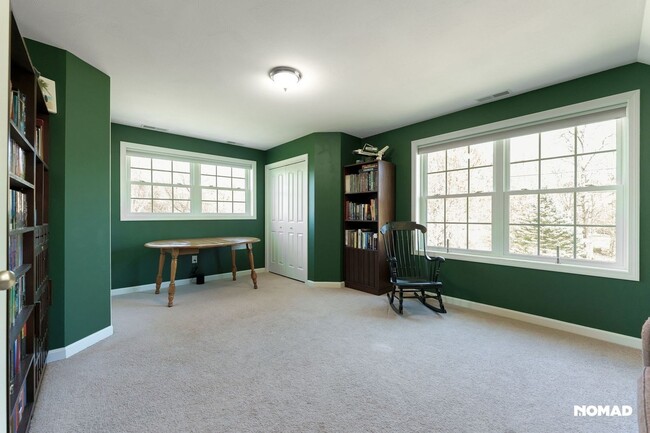 Building Photo - Spacious 4BR House in Hudson