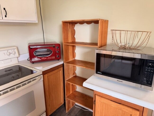 Building Photo - COZY 1 BED 1 BATH HOUSE