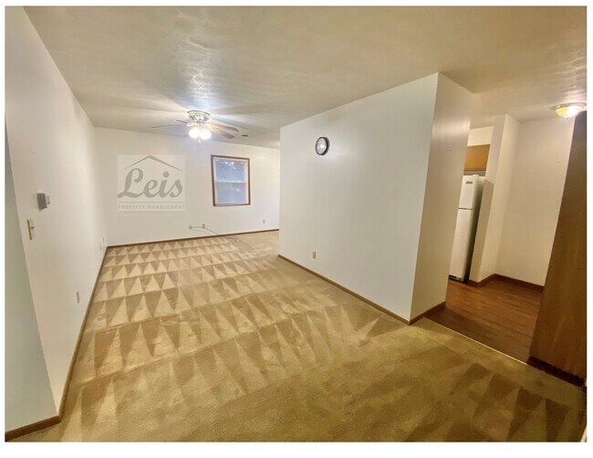 Building Photo - 534 Stonecastle Ct