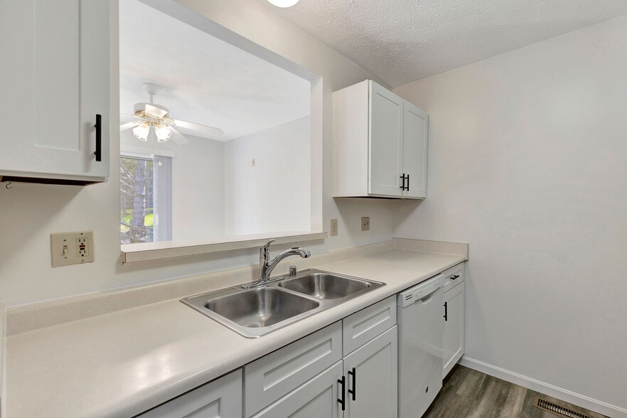 Building Photo - 206 Glenwood Ave