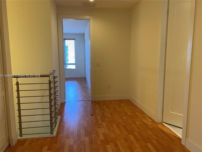 Building Photo - 6416 NW 105th Pl