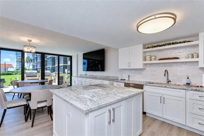 Building Photo - 17580 Gulf Blvd
