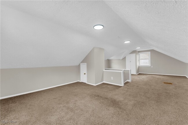 Building Photo - 20160 Beachview Dr