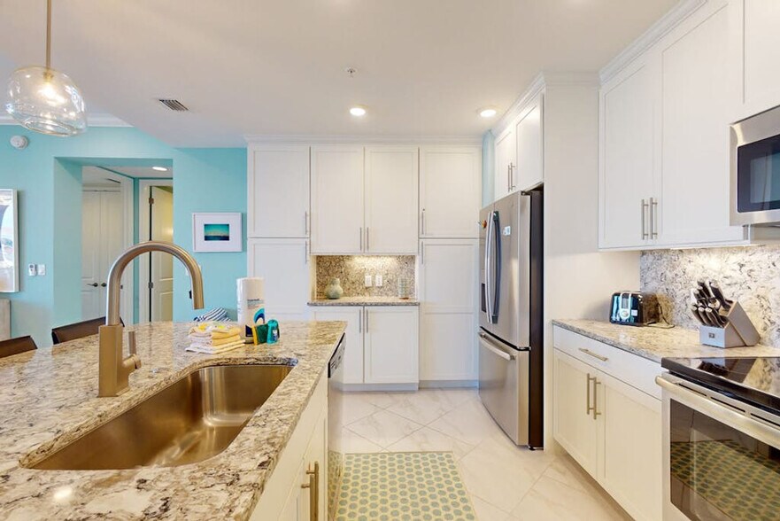 Building Photo - 396 Aruba Cir