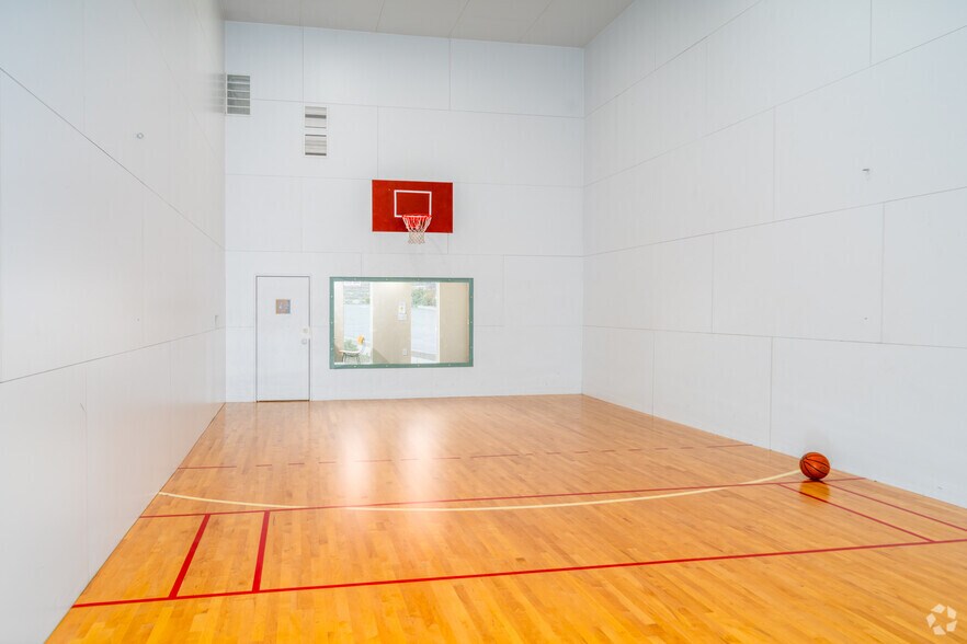 Fitness Center - Courts At Indian Canyon