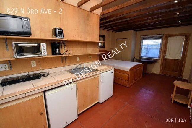 Building Photo - Casita Guest House - Just off 4th Ave/Univ...