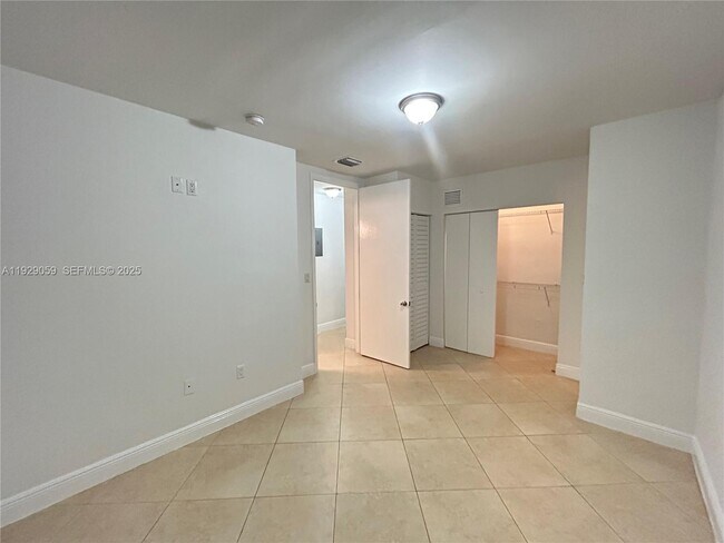 Building Photo - 1034 Lenox Ave.