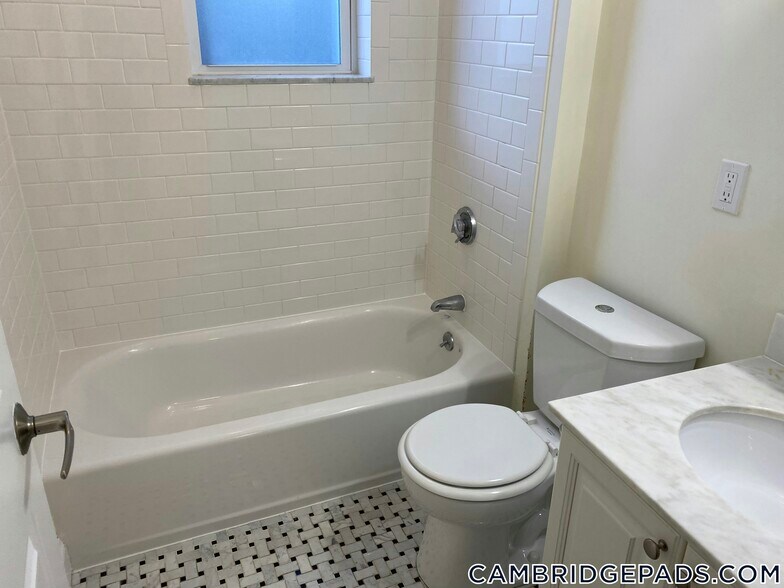 Building Photo - 3 Chauncy St