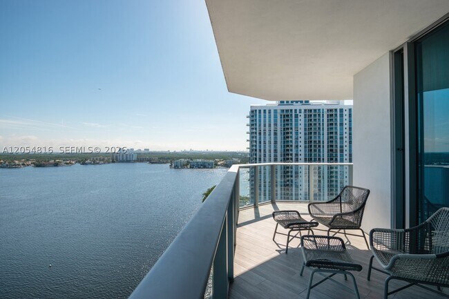 Building Photo - 17301 Biscayne Blvd