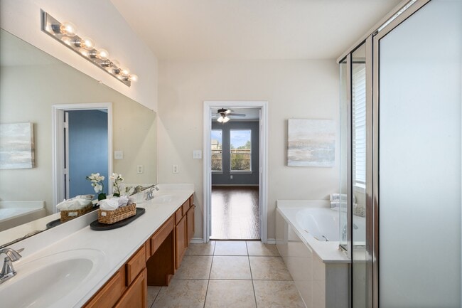 Building Photo - 1946 Hawthorne Brook Ln