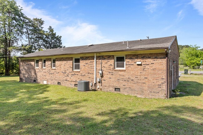 Building Photo - 6560 Benns Church Blvd