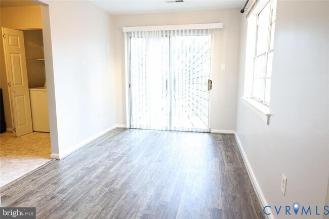 Building Photo - 3221 Hunters Mill Dr