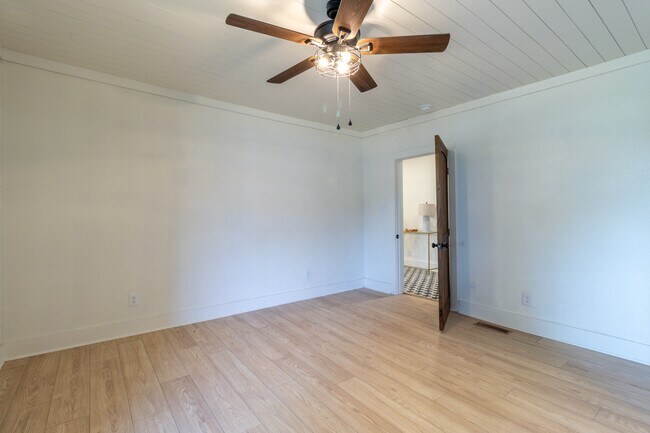 Building Photo - 9448 Lusk Rd