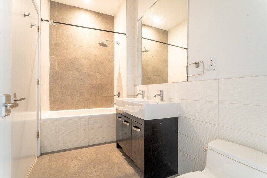 Building Photo - 177 Concord St