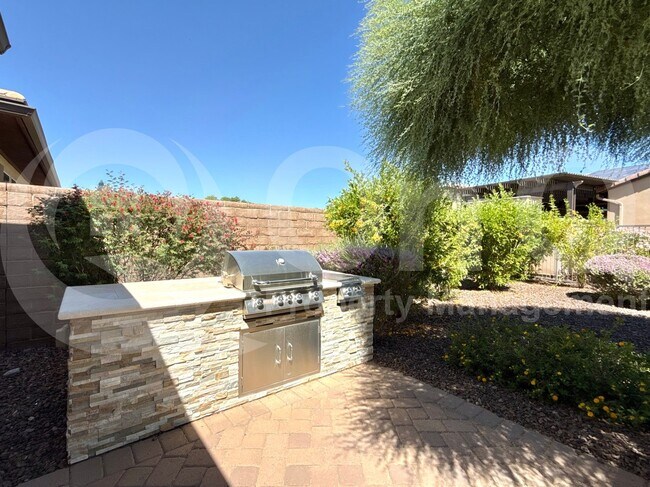 Building Photo - 12728 W Desert Vista Trail