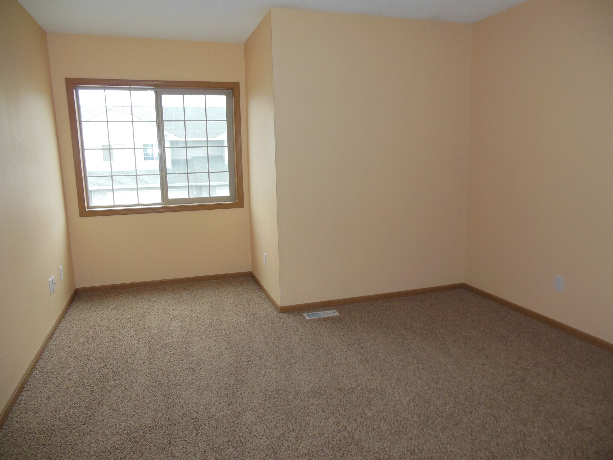Building Photo - 419 Cedar Pl