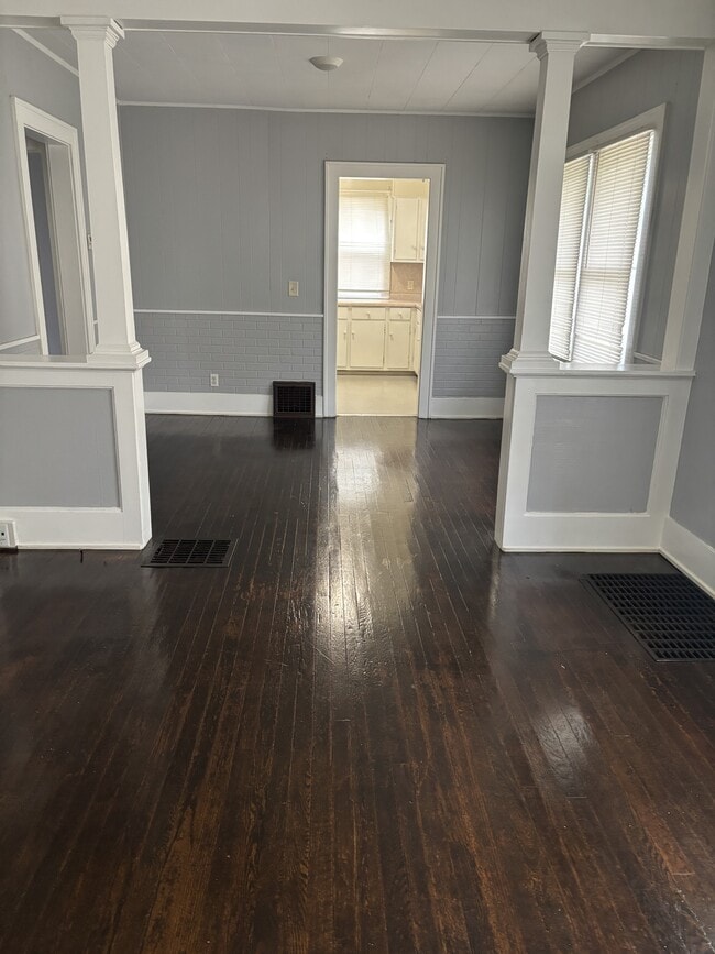 Building Photo - 146 Exchange St SE