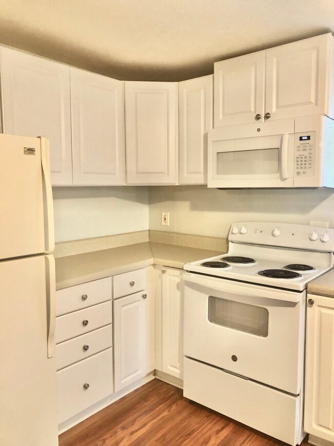 Building Photo - 1744 McGee St